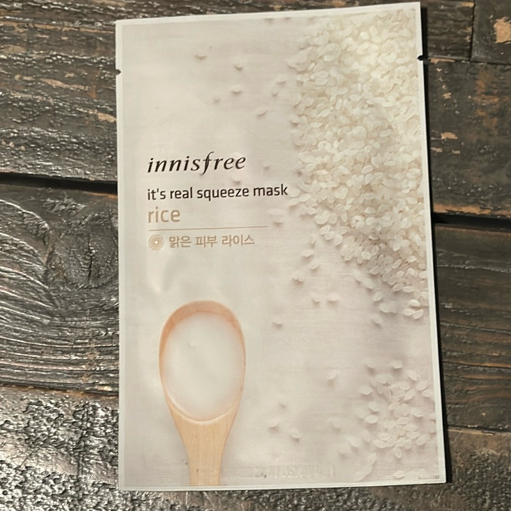 Innisfree it’s real squeeze mask rice